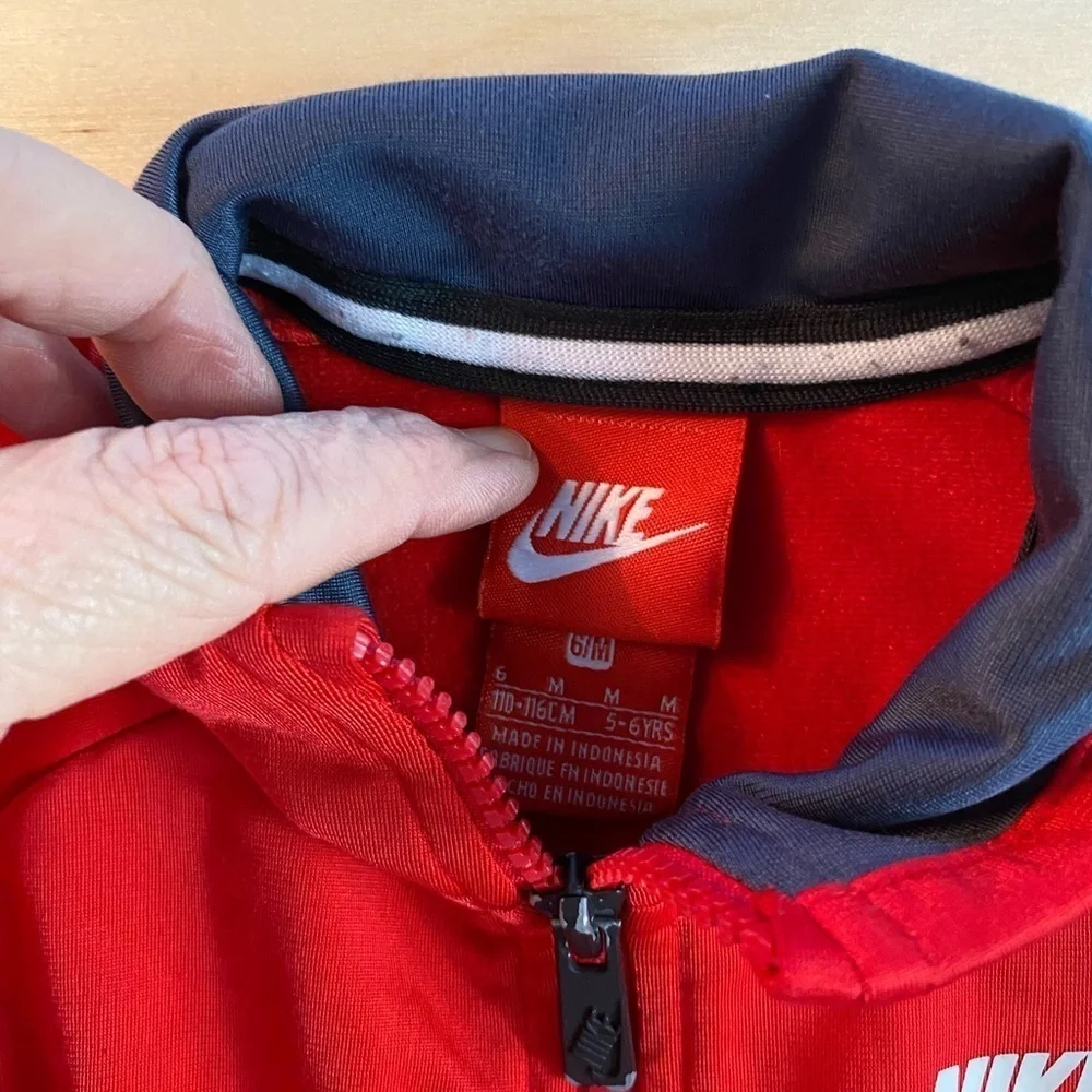 Nike Air Jacket size 6 (DN)